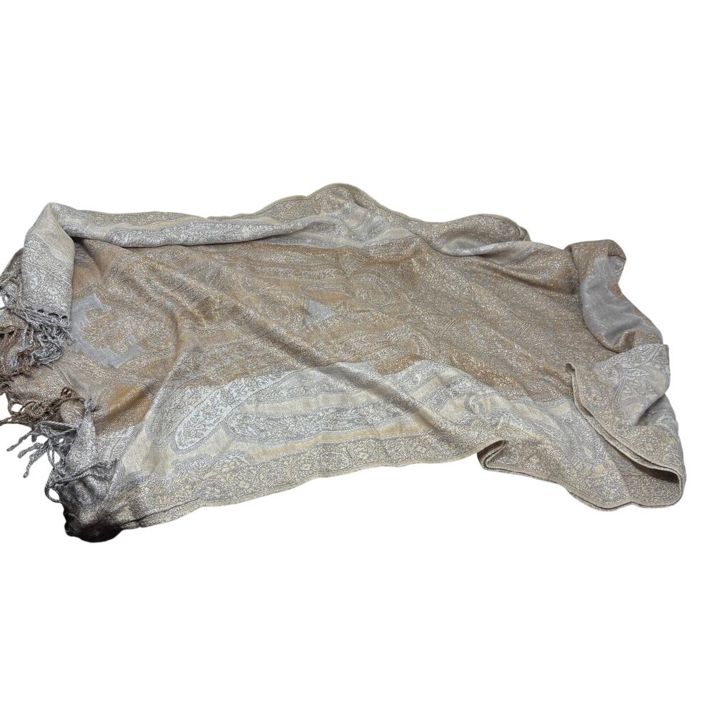 NEW! Collection Eighteen 18 Frost Grey Metallic Scarf Wrap Knit Casual